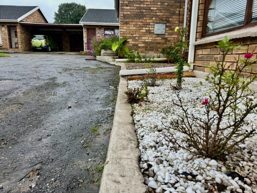 2 Bedroom Property for Sale in Denneoord Western Cape